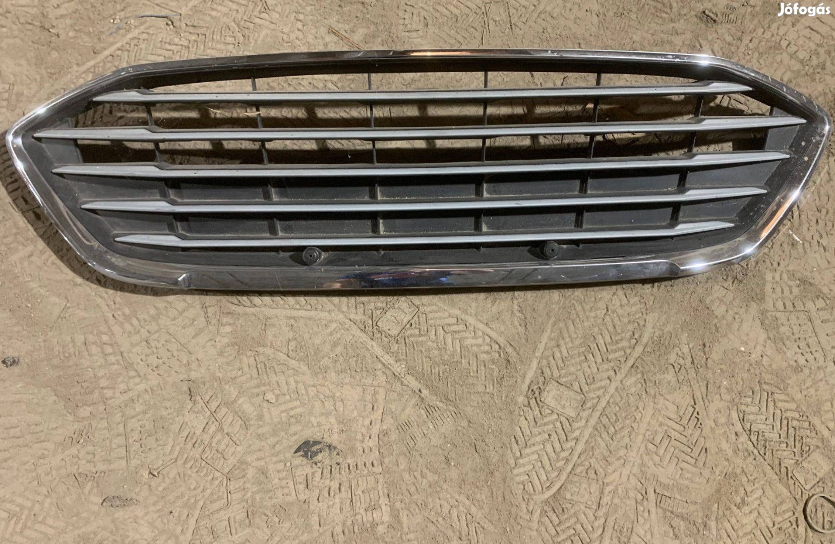 Ford fokusz mk4 díszrács