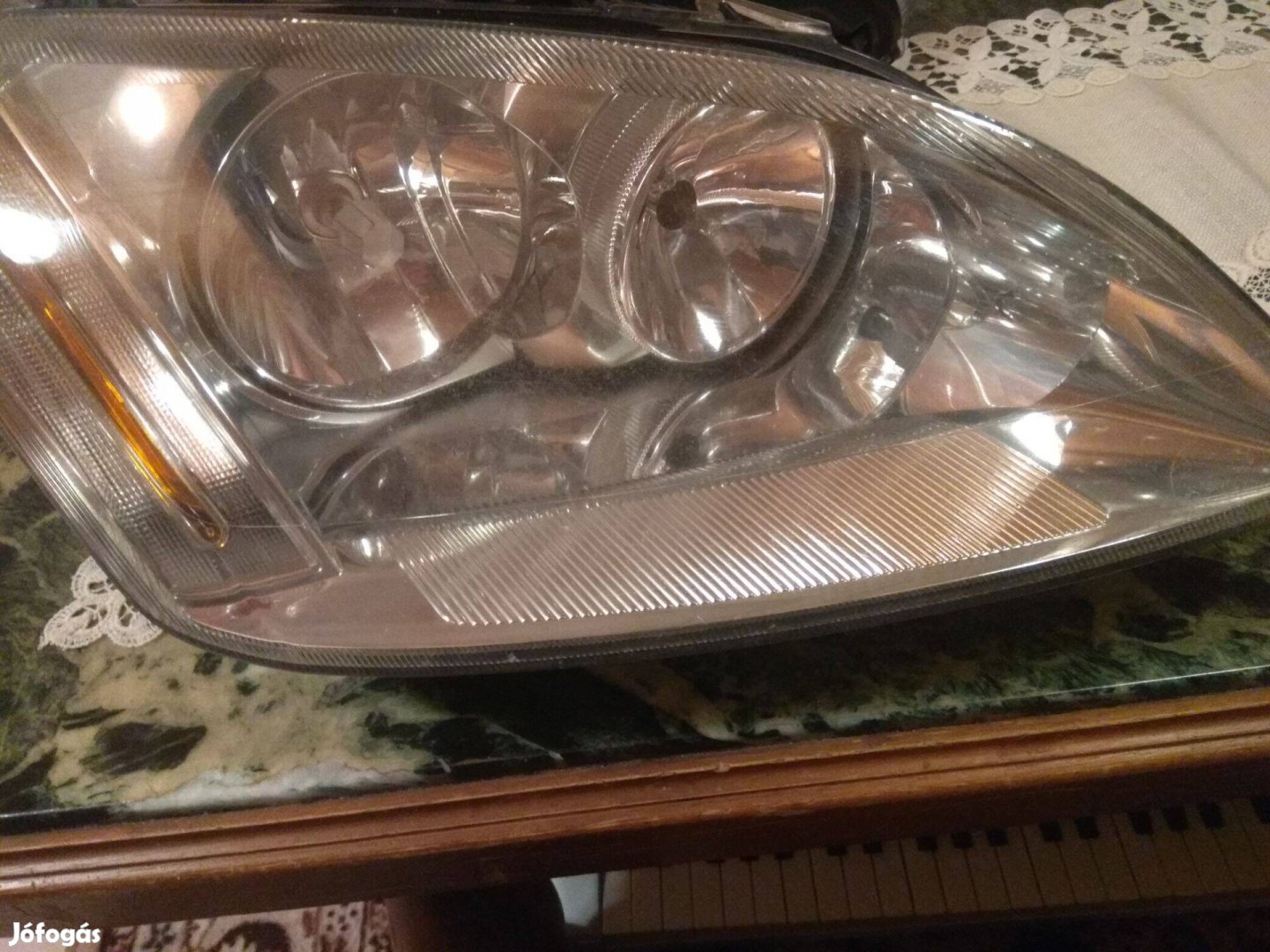 Ford fókusz tdcl jobbelső fényszóró