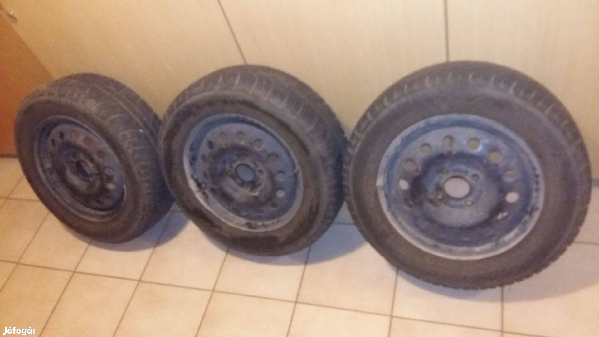 Ford fusion 15 coll téli gumi felnire szerelve E.T. 52.5 Szép állapot!