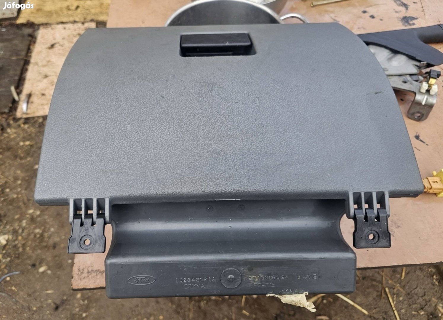 Ford fusion kesztyűtarto kesztyű tartó 6000