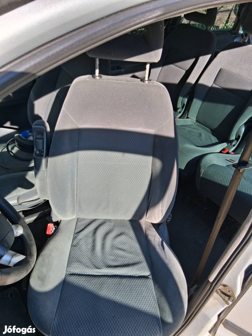 Ford galaxy,seat,vw sharan forgatható ülések