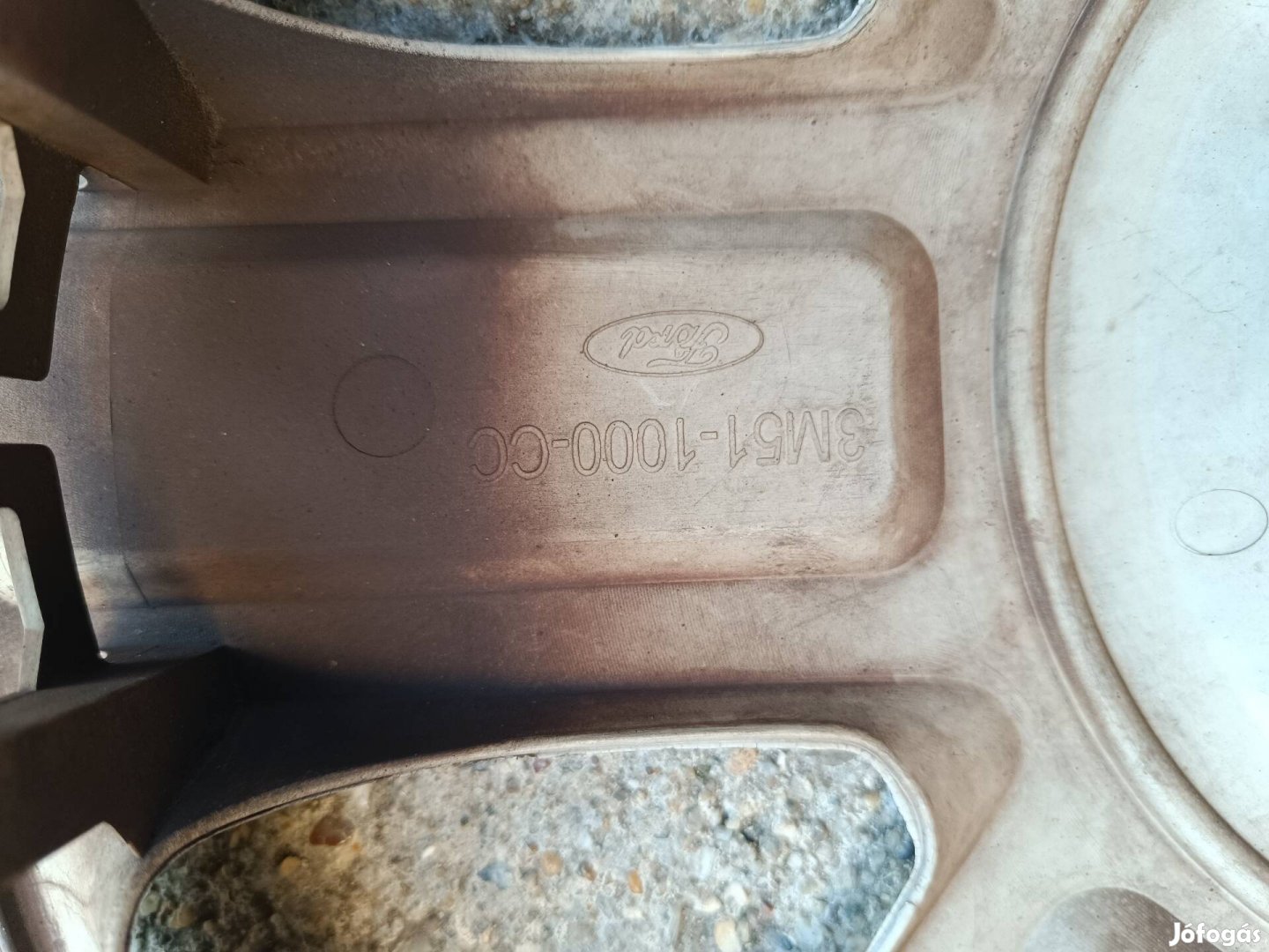 Ford gyári 16"-os dísztárcsa 2 db.
