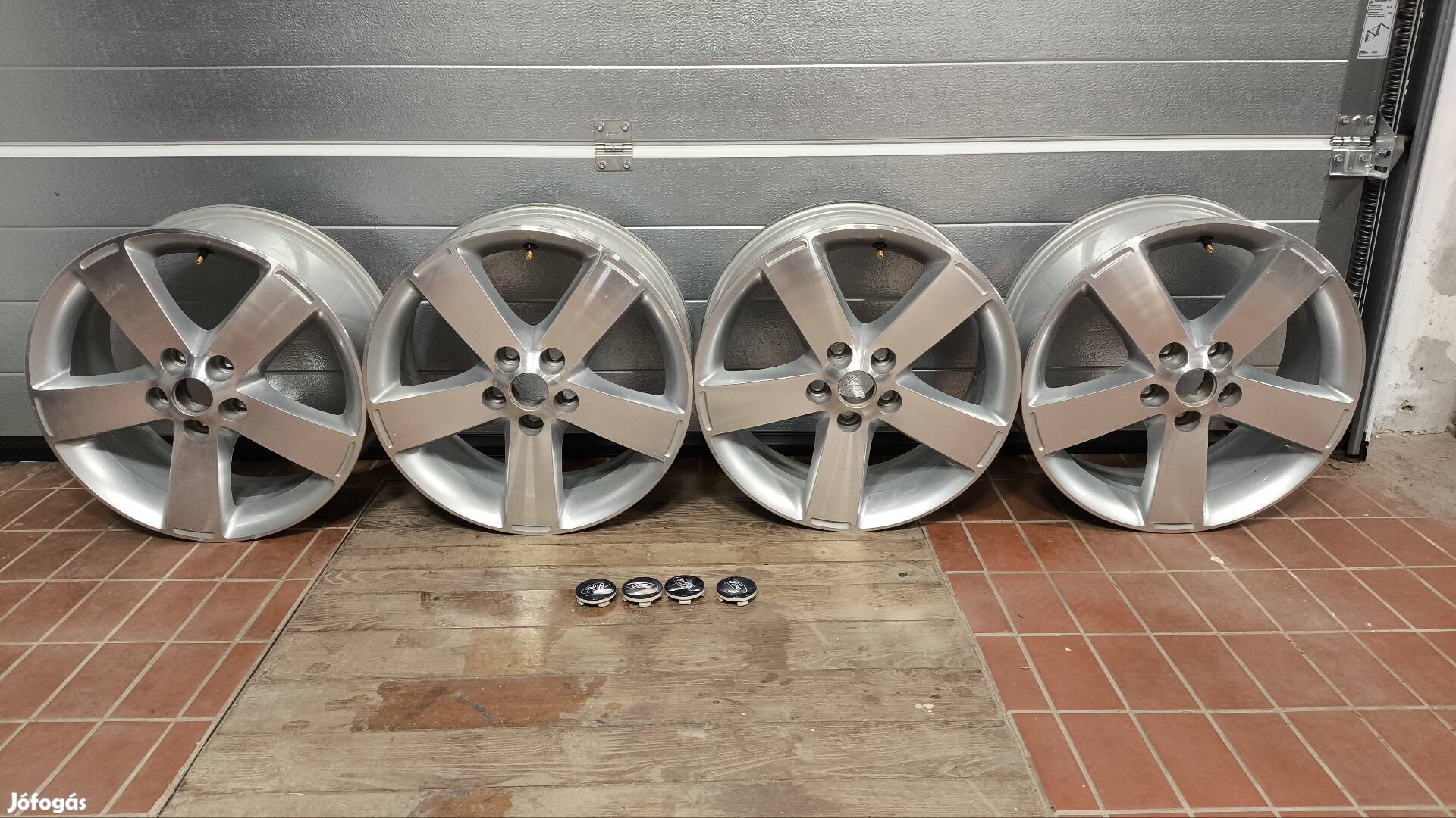 Ford gyári 17" felniszett