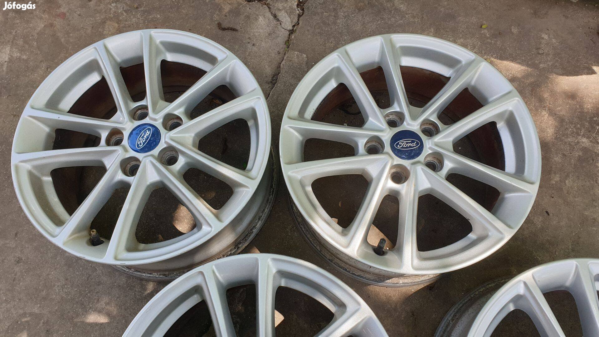 Ford gyári alufelni 16" col , szépek és jók