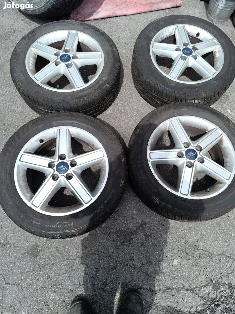 Ford könnyű fém felni téli gumival mi
