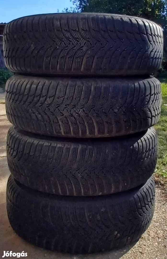 Ford lemezfelni garnitúra R16 5x108x63.3, téli gumikkal