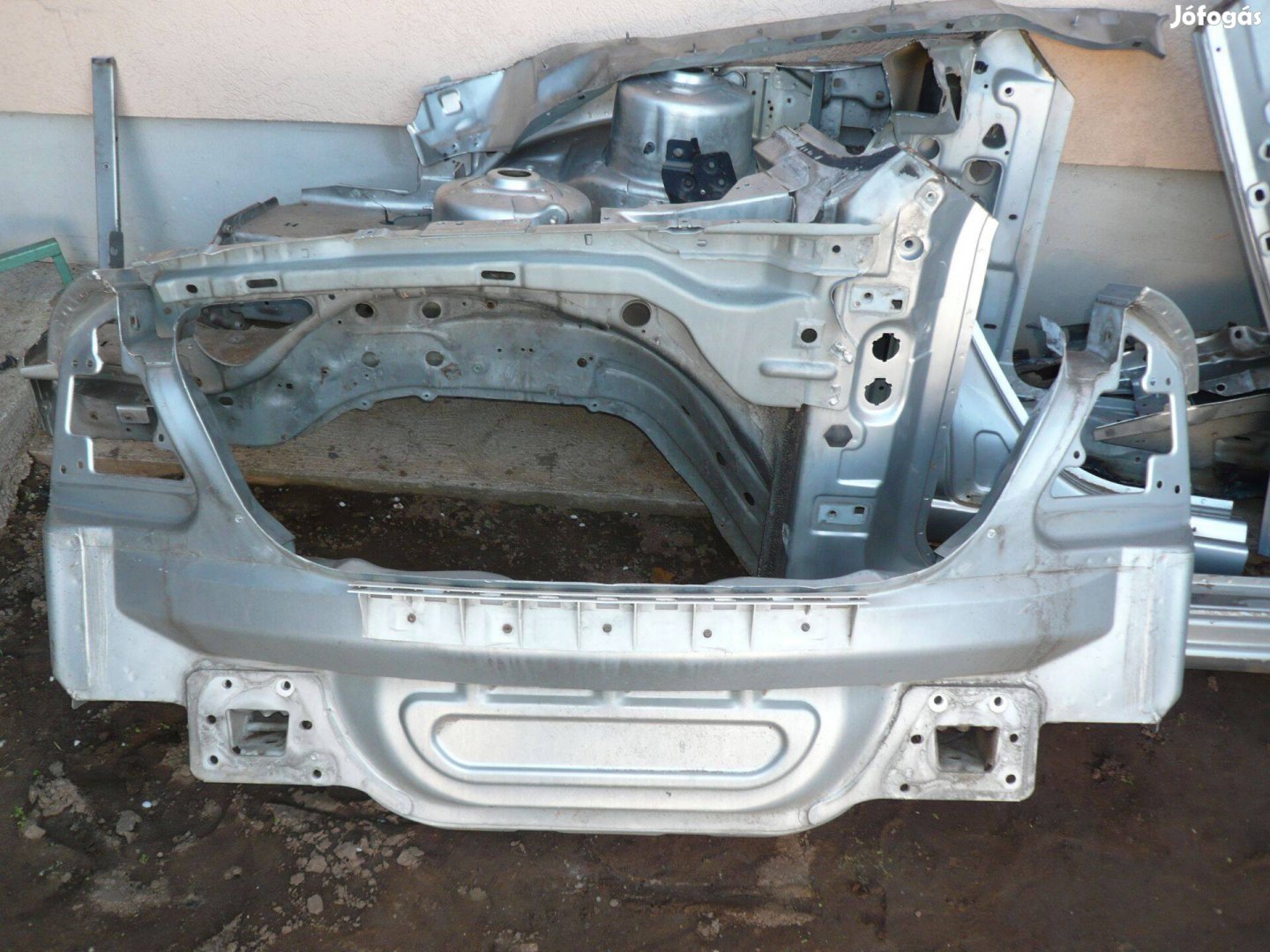 Ford mondeo mk3 Hátfal karosszéria elemek 4 ajtós sedan 2001-2014