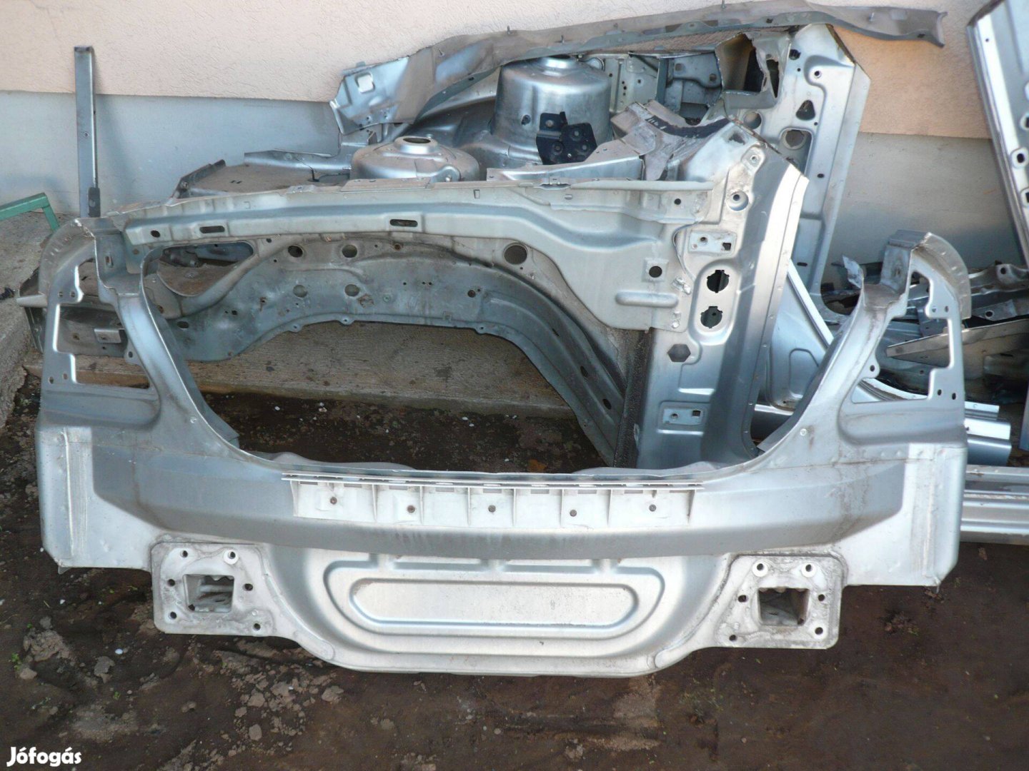 Ford mondeo mk3 Hátfal karosszéria elemek 4 ajtós sedan 2001-2014