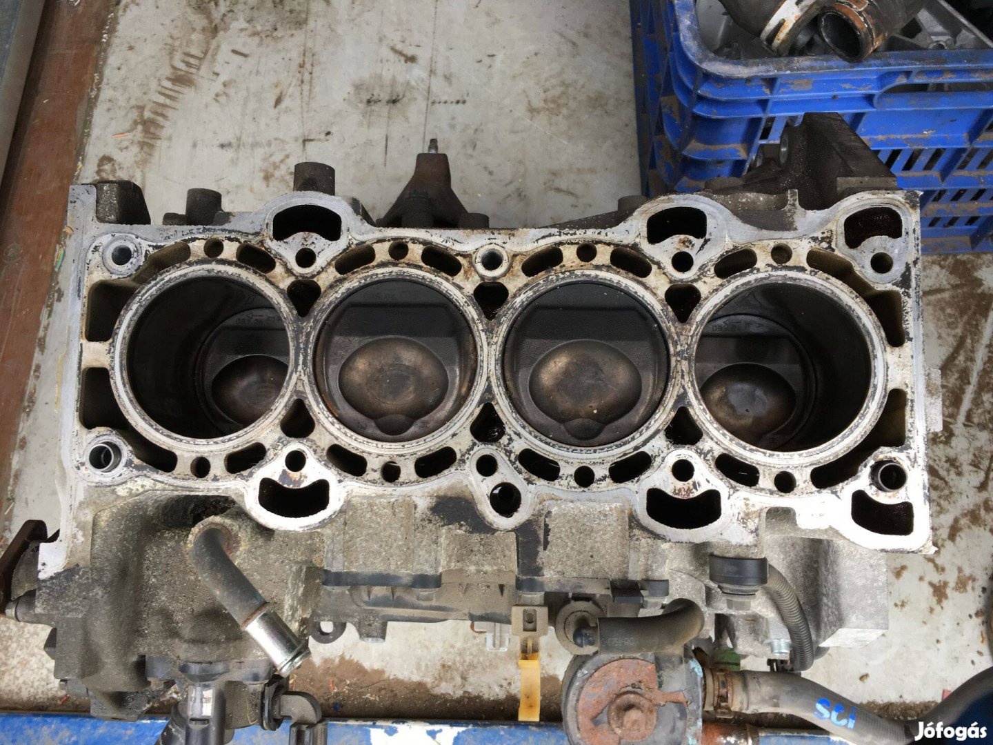 Ford mondeo mk3 SCI 1,8benzines Cfba 131Le bontott motor alkatrészek