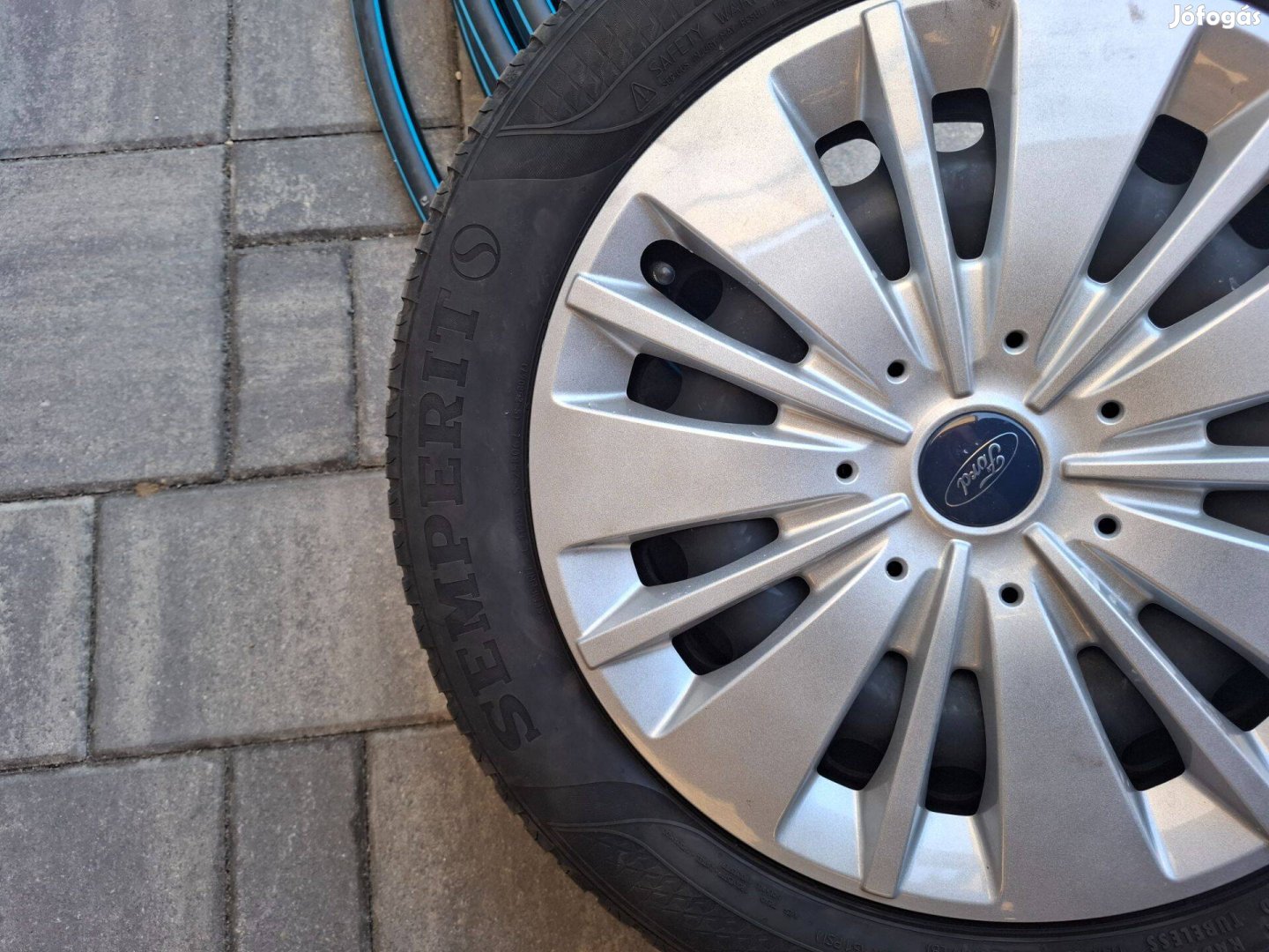 Ford négy évszakos 2023 acél felnin 205/55 16r
