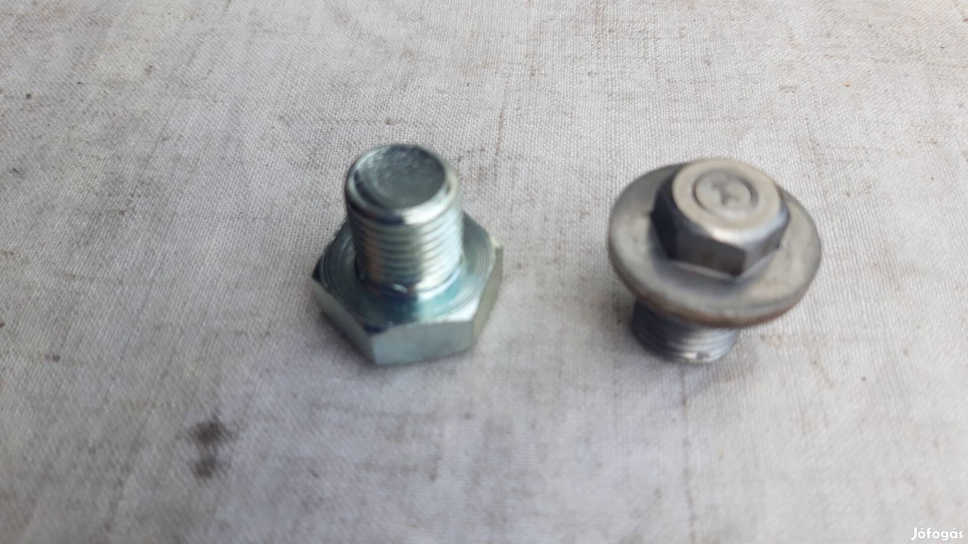 Ford olajleeresztő csavar  Menet M14x1.5 mm új 