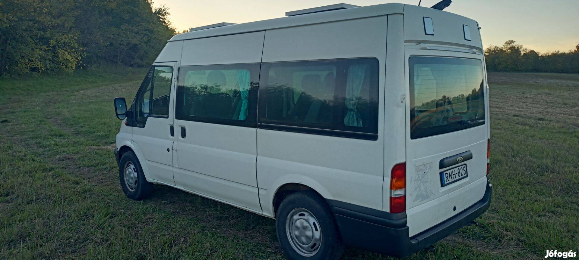 Ford transit személyautó