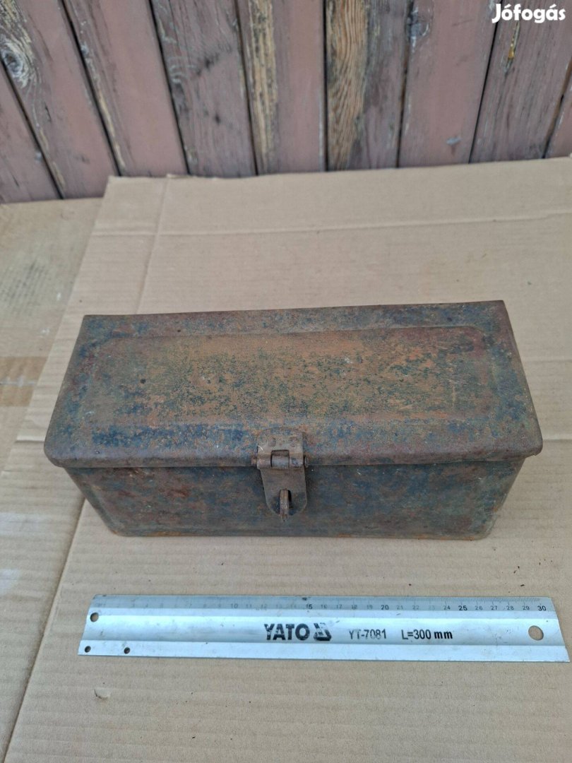 Fordson traktor szerszámos láda doboz