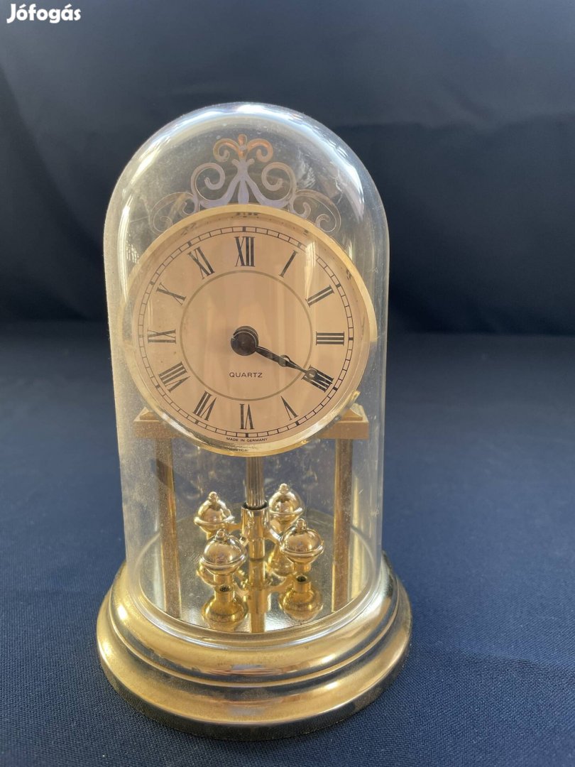 Forgóingás asztali óra
