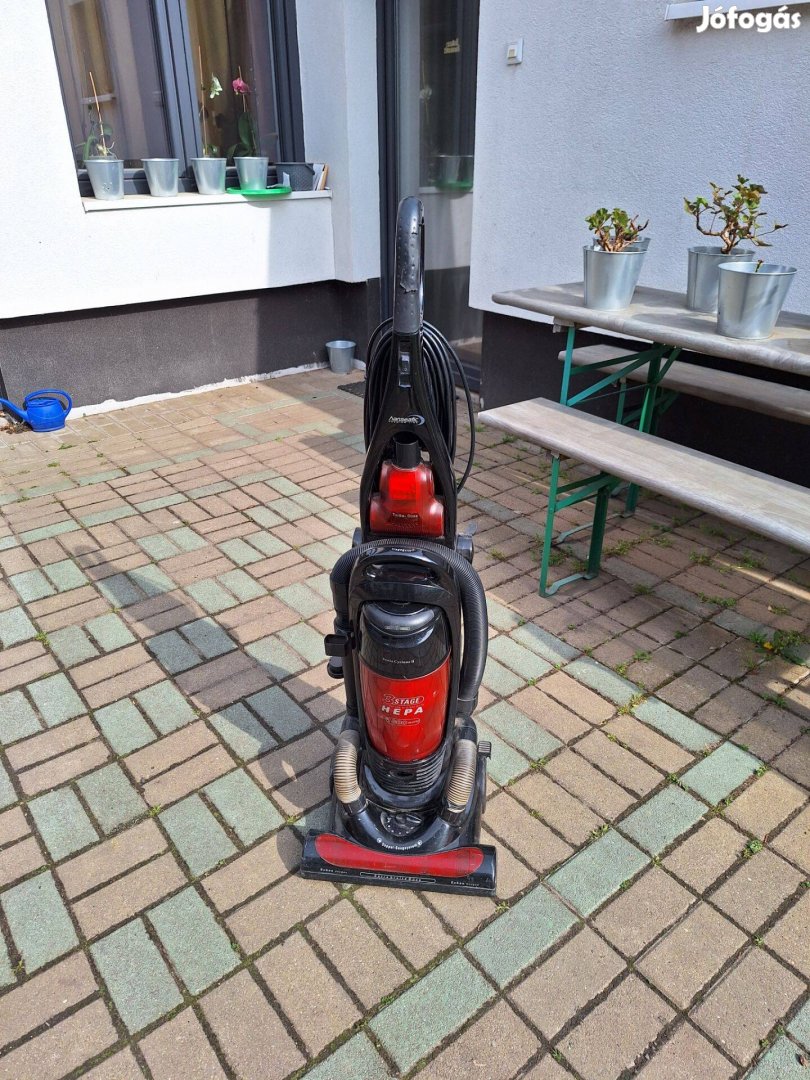 Forgókefés porszívó Hanseatic Cyclone II 1800W