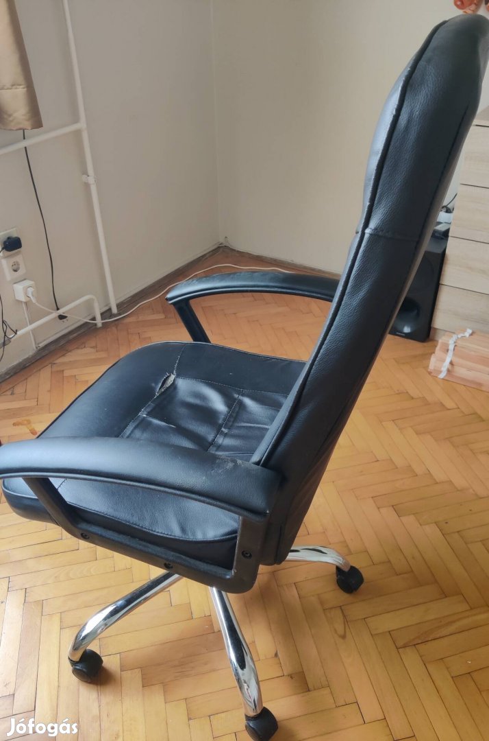 Forgószék kicsi hibával