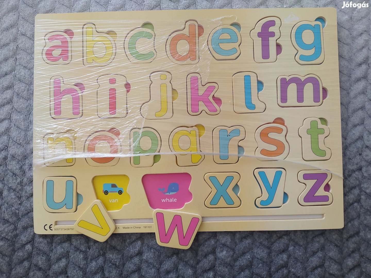 Formabeillesztő betűk fa játék