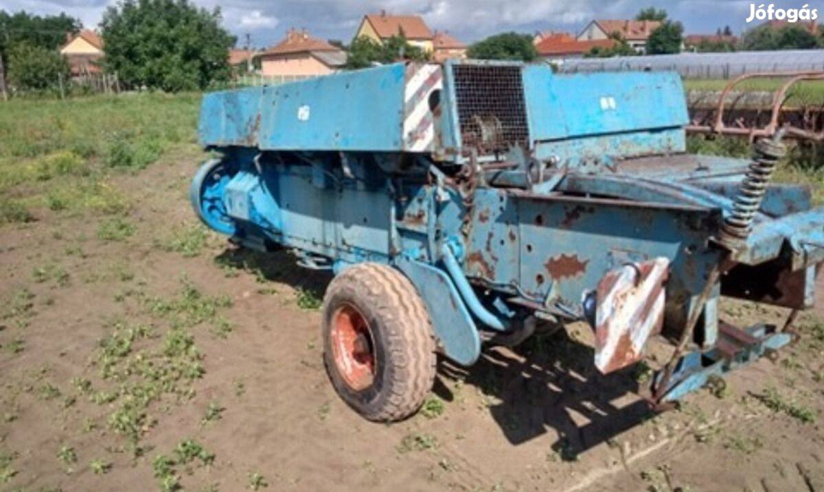 Fortschritt 453 bálázó