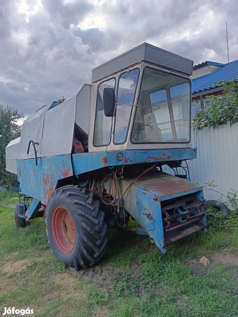 Fortschritt E512 kombájn