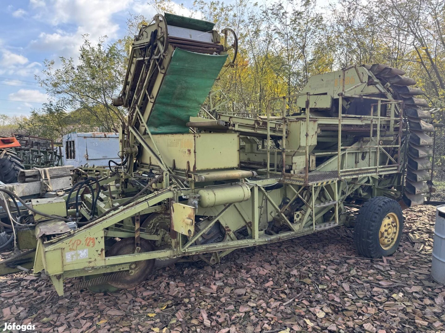 Fortschritt E 686 burgonyakombájn