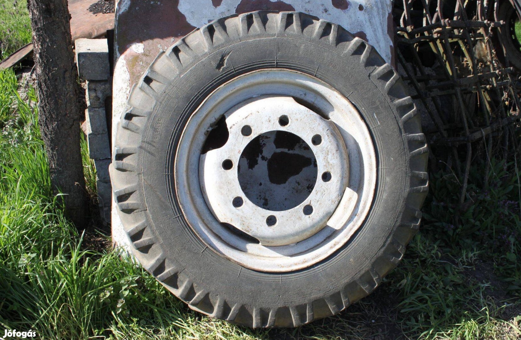 Fortschritt ZT303 traktor első kerék