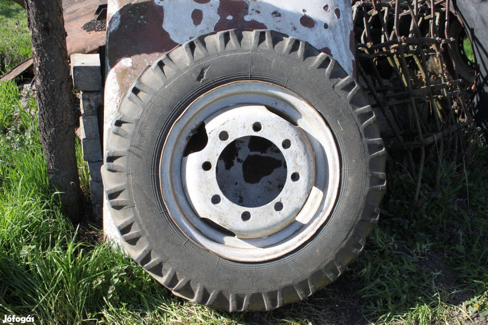 Fortschritt ZT303 traktor első kerék