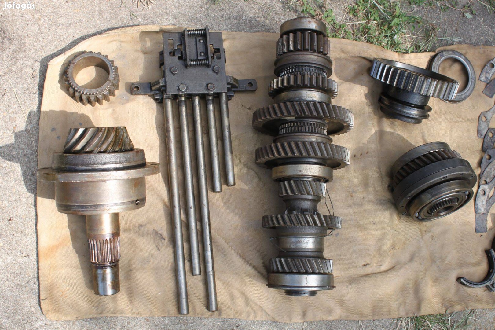 Fortschritt ZT303 traktor sebességváltó felső tengely