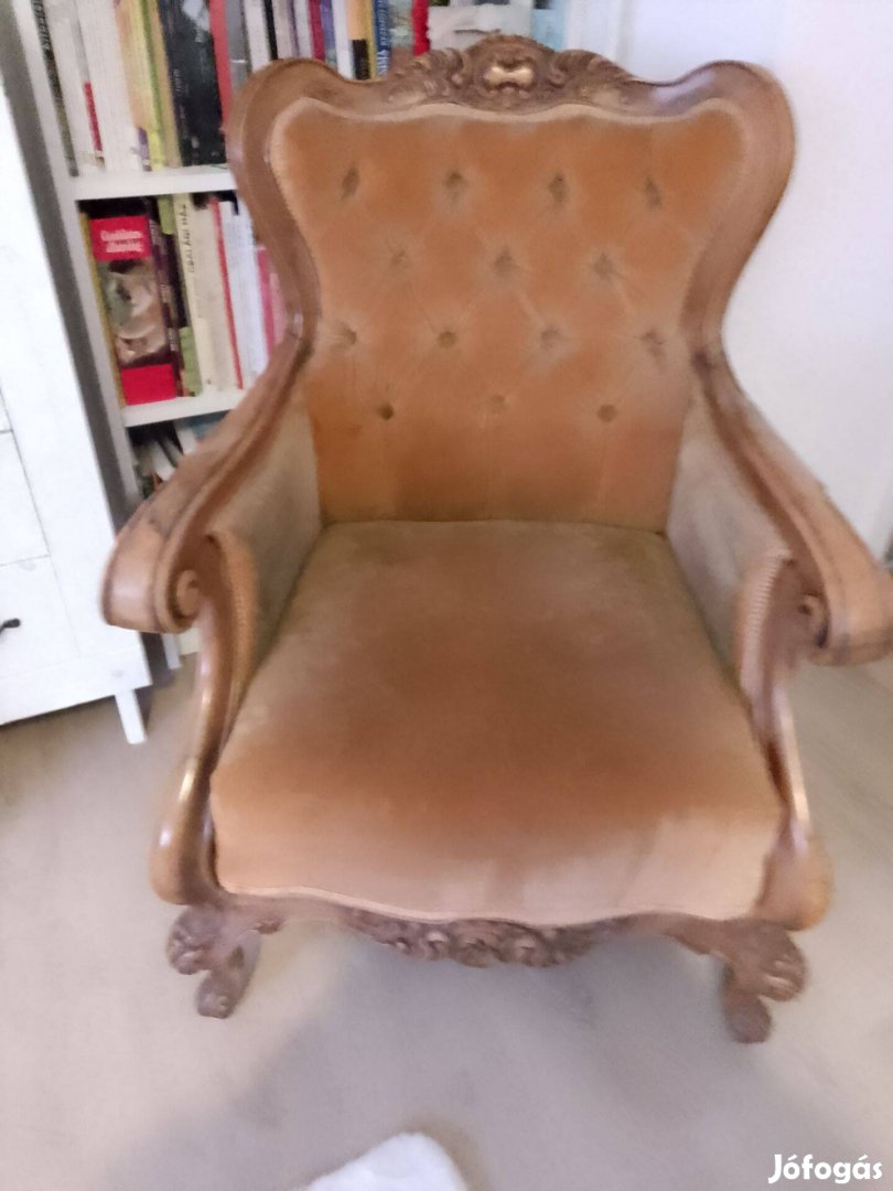 Fotel eladó, faragott