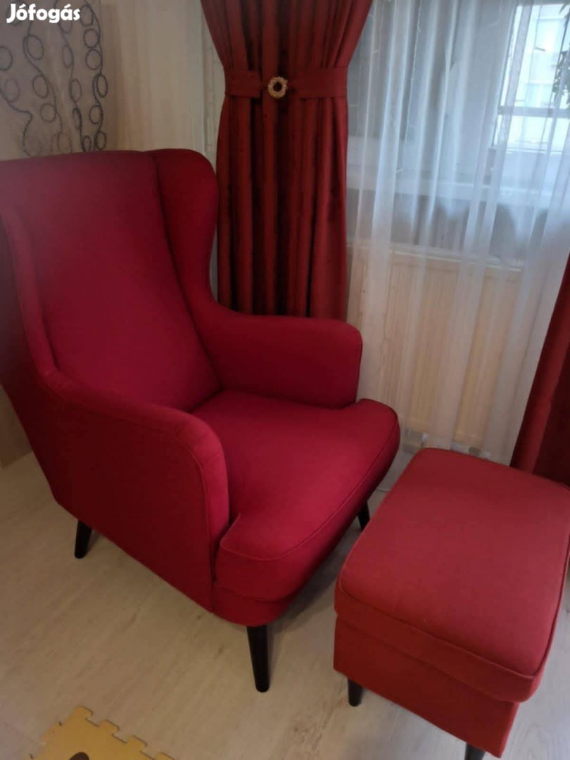 Fotel piros új állapotú lábtartóval