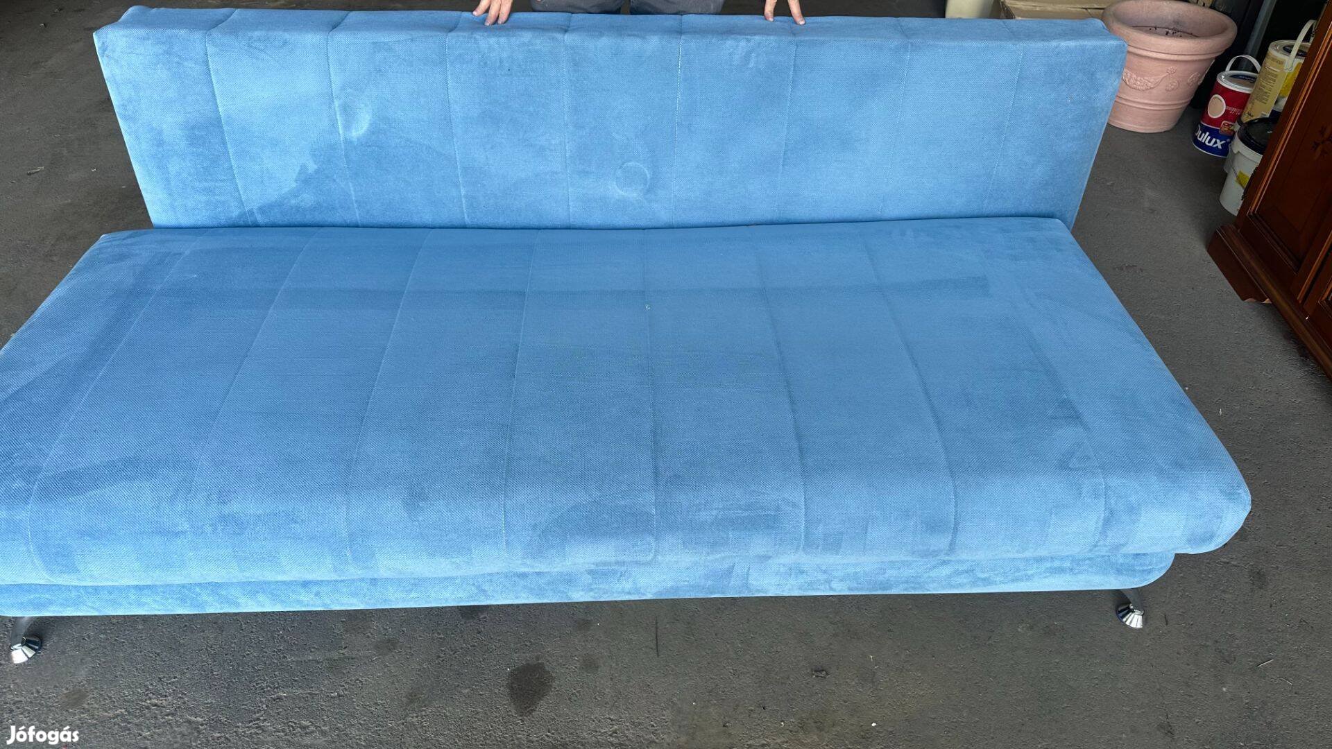 Francia ággyá alakítható kanapé