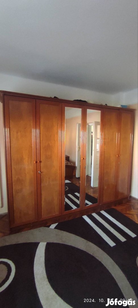 Francia ágy, Gardrób szekrény szekrény