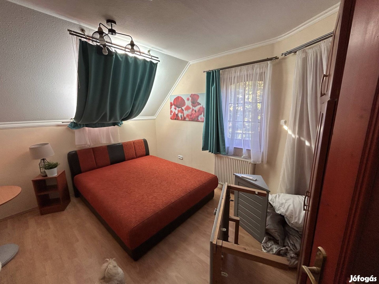 Francia ágy, kárpitozott franciaágy, modern ágy