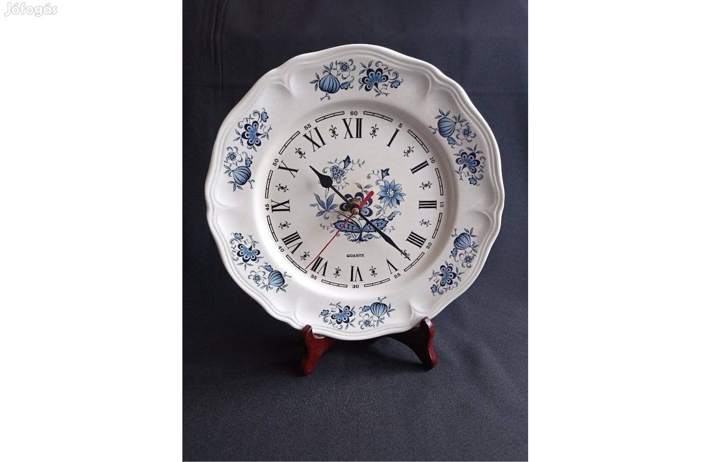 Francia porcelán kék hagyma mintás fali óra