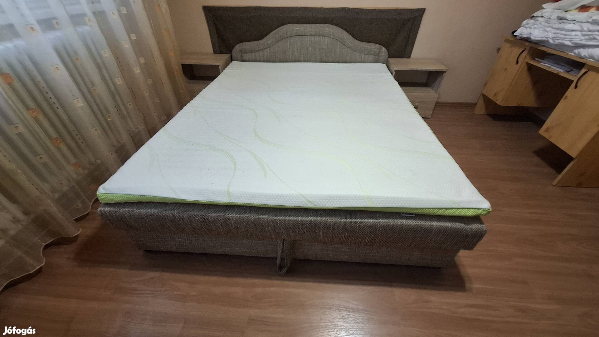 Franciaágy ágyneműtartóval 160cm széles