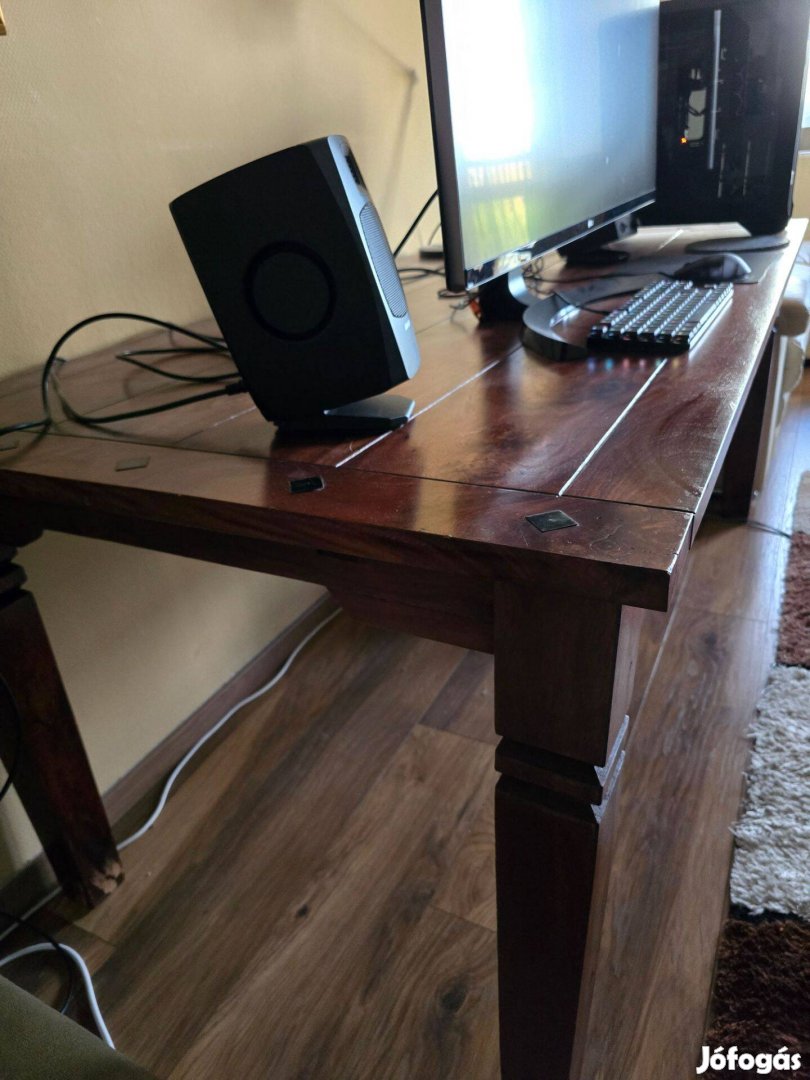 Fredericia (Jysk) rózsafa érkezőasztal eladó