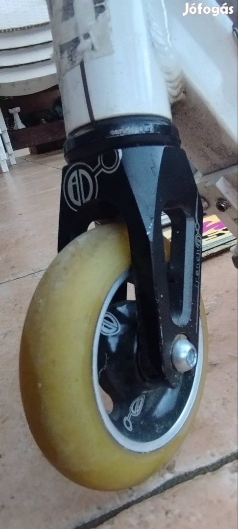 French Id minőségi alu roller felszerelhető sitalpakkal. 