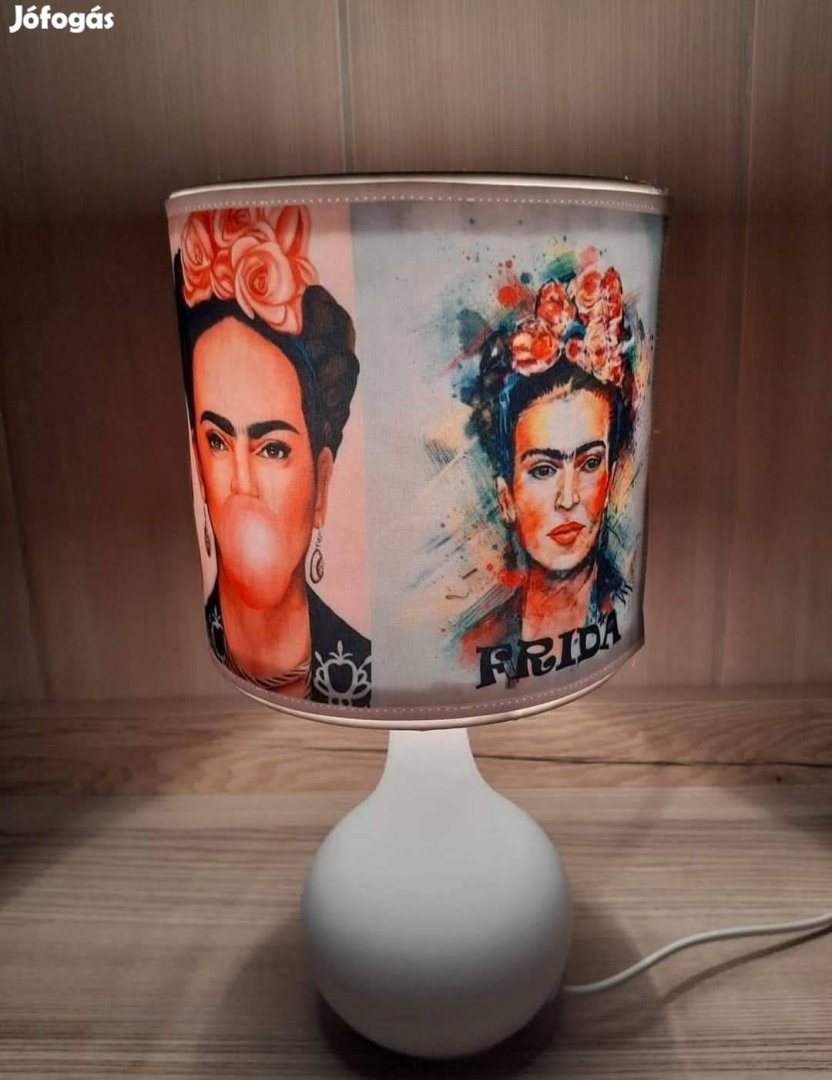 Frida Kahlo mintás éjjeli lámpa