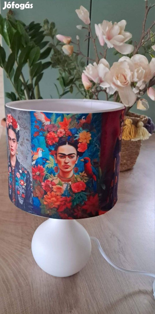 Frida Kahlo mintás éjjeli lámpa