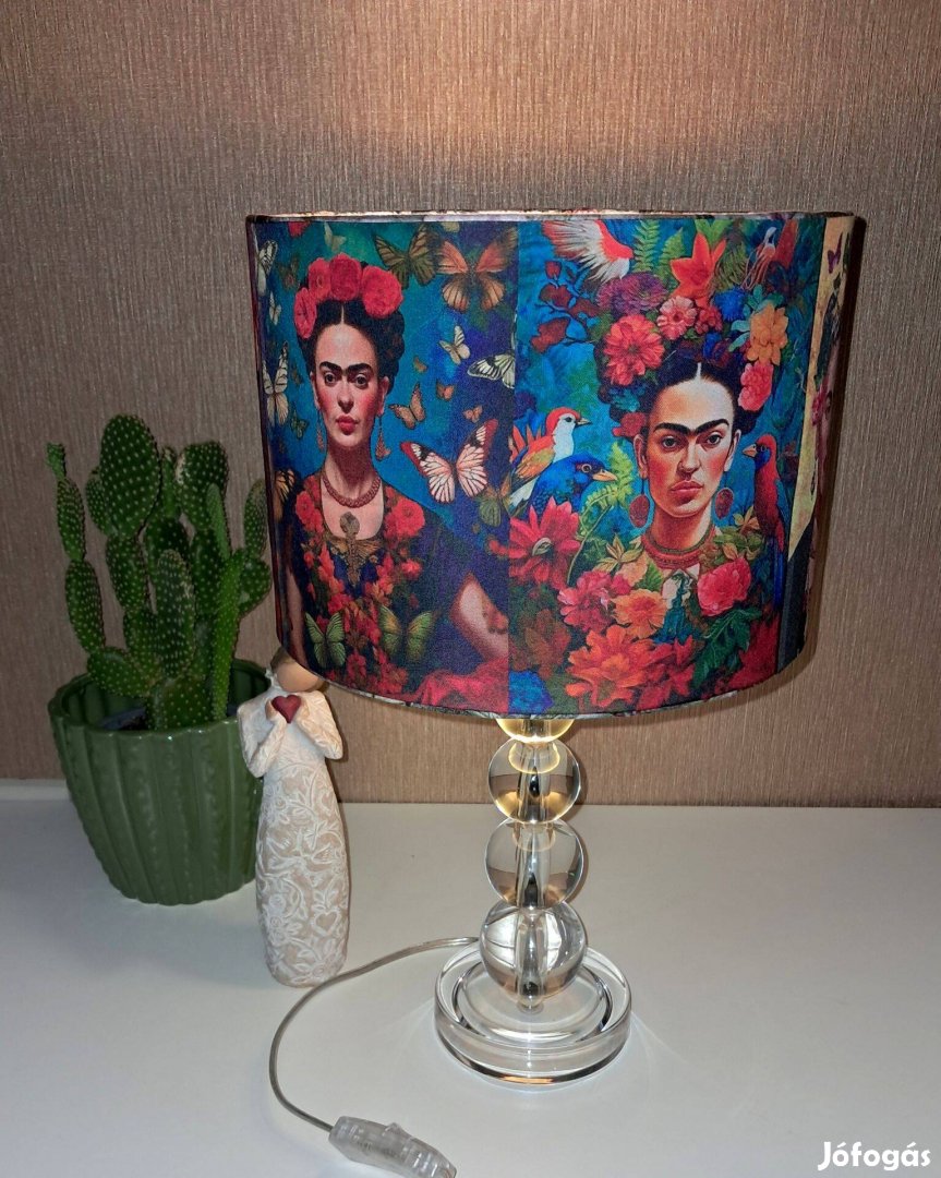 Frida Kahlo mintás éjjeli lámpa