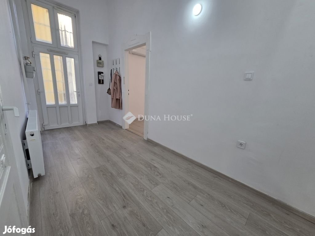 Frissen felújított, világos lakás eladó a Keletinél!