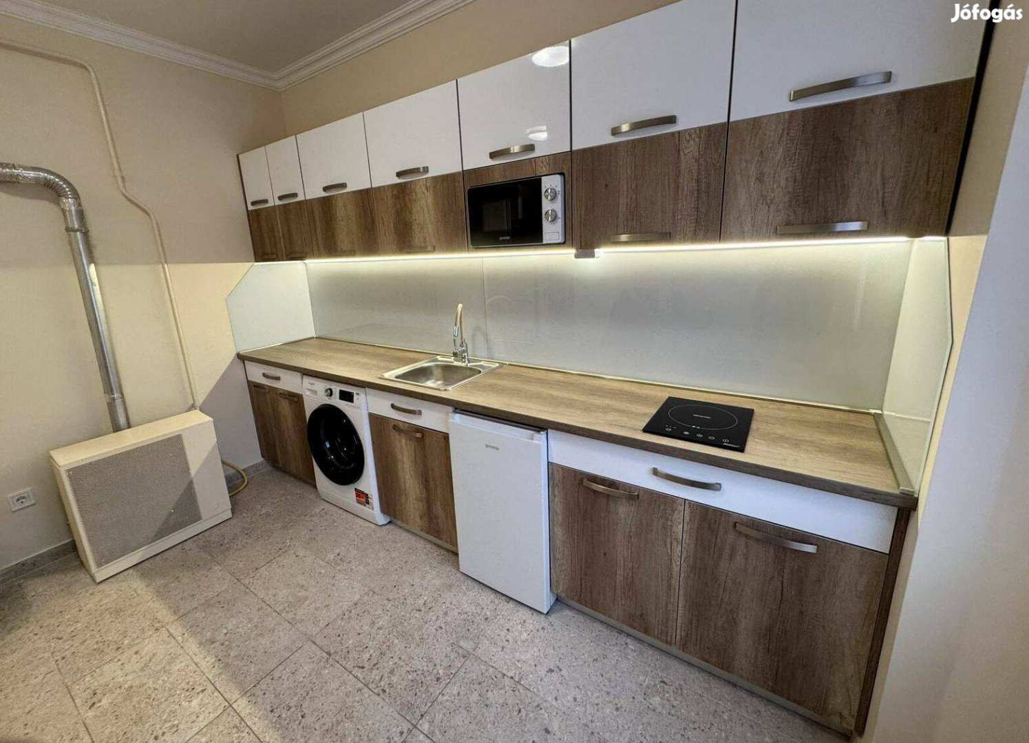 Frissen felújított erkélyes albérlet kiadó a Toldi utcán!