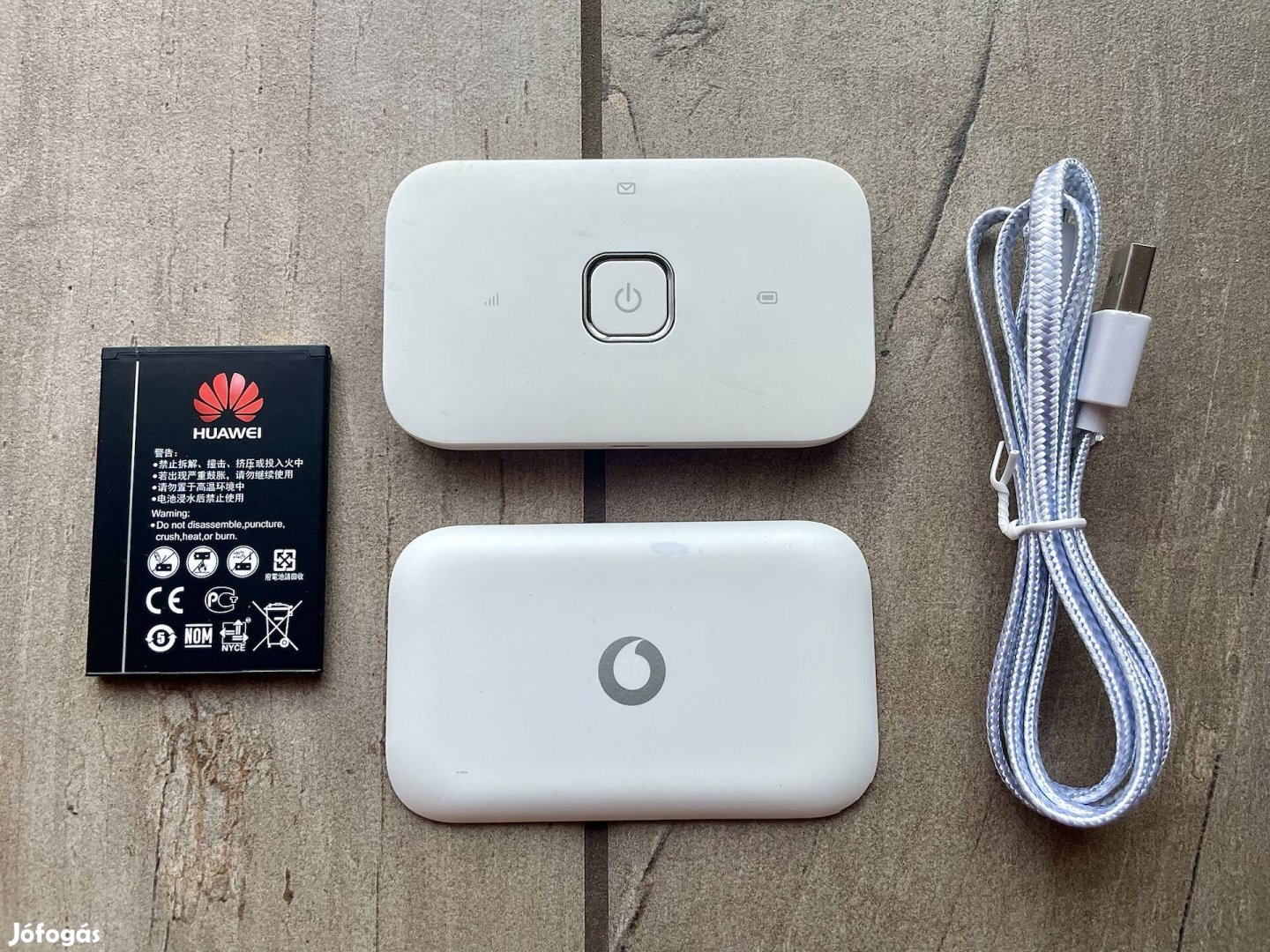 Független Huawei 4G LTE hordozható sim kártyás mobil wifi router