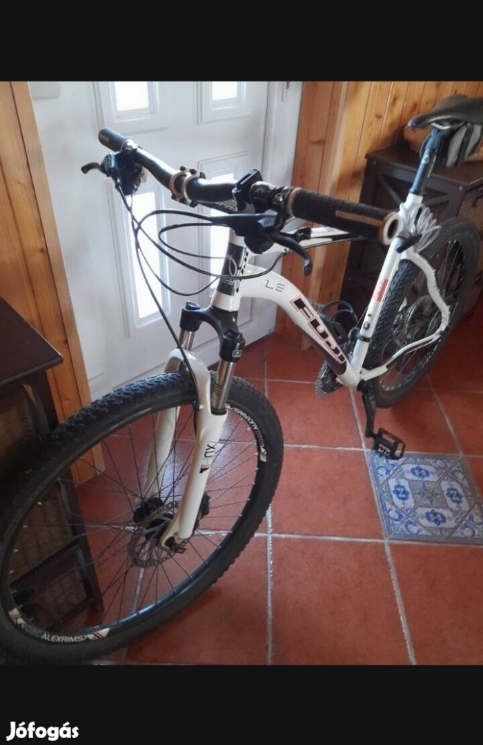 Fuji 21" (L) ffi mtb 26 os kerékkel újszerű állapotban + ajándék 