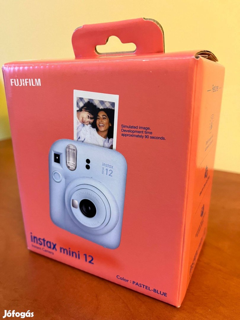 Fuji Instax mini 12 blue