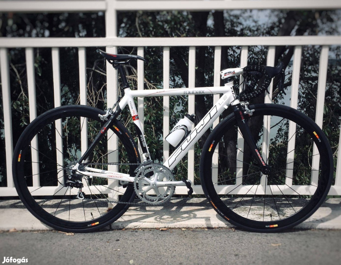 Fuji Roubaix Pro LE. országúti kerékpár - 52-es (S) méret