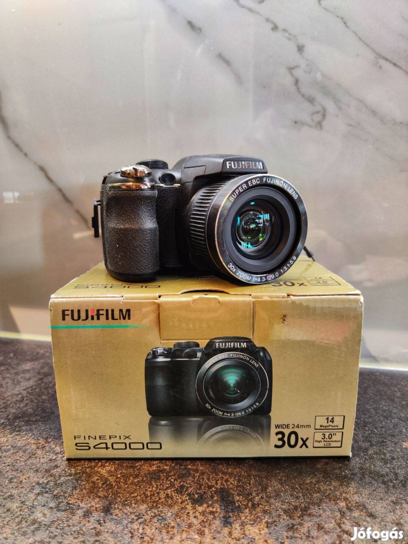 Fujifilm Finepix S4000 digitális fényképezőgép 30x Zoom