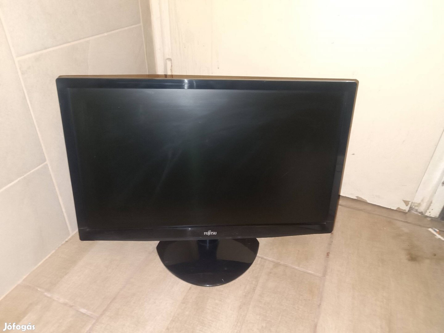 Fujitsu 20" wide LCD monitor 