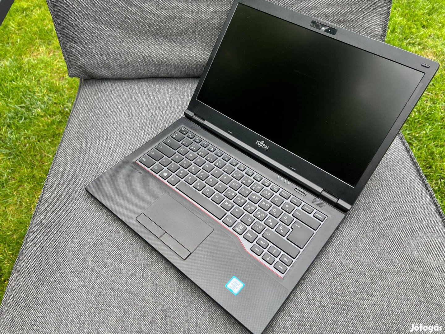 Fujitsu Lifebook E548 laptop - Core i5-8350u/8GB RAM/256GB SSD
