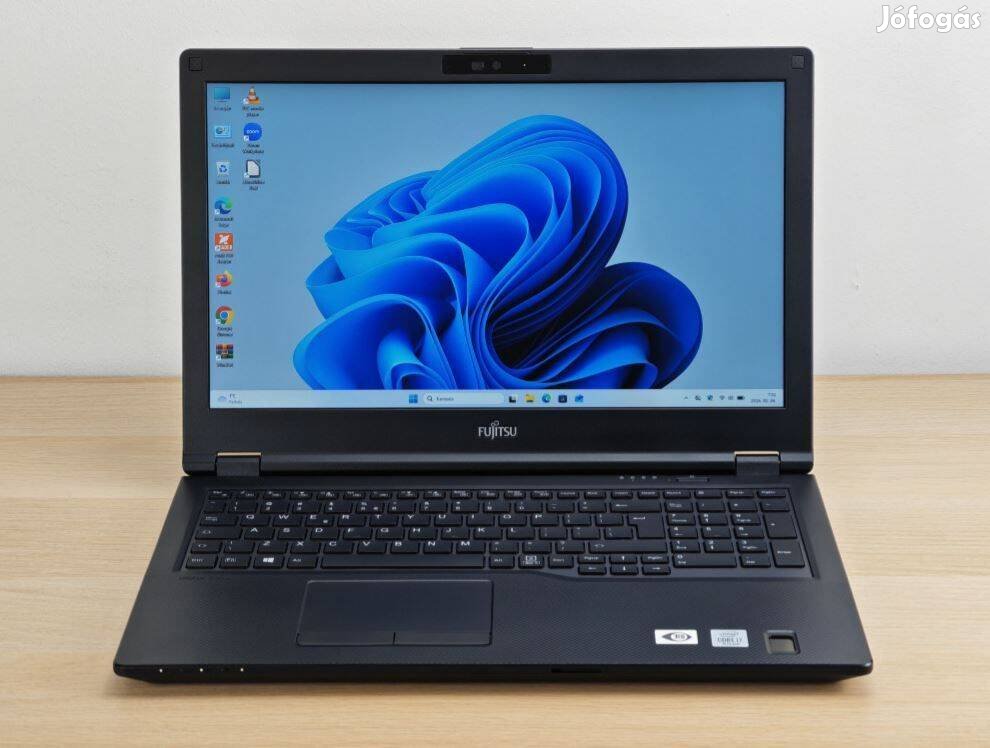 Fujitsu Lifebook E5510 Laptop i7-10510U - 2 év garancia!