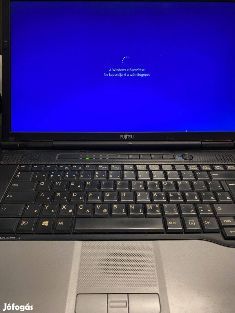 Fujitsu Lifebook E756 i5-6300U